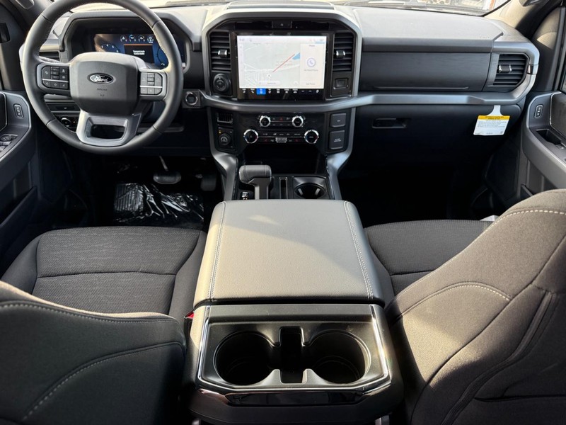 Ford F-150 Vehicle Full-screen Gallery Image 6