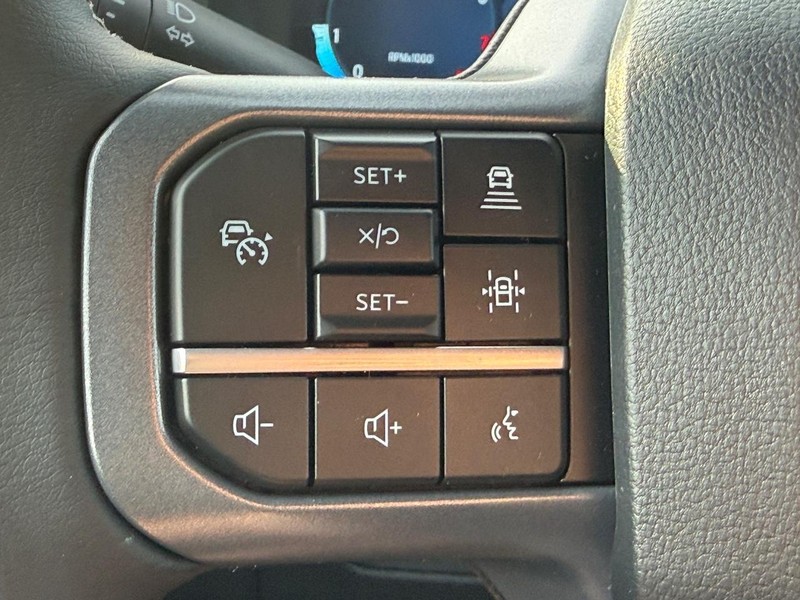 Ford F-150 Vehicle Full-screen Gallery Image 8