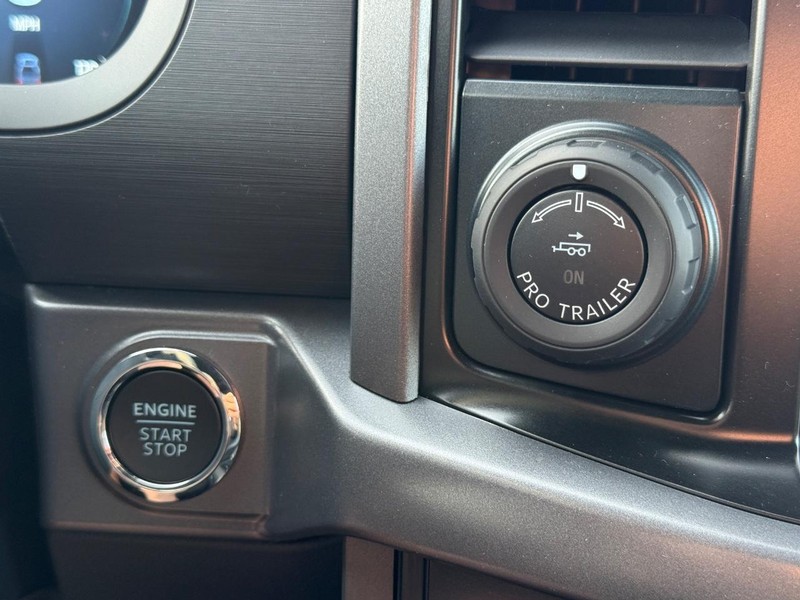 Ford F-150 Vehicle Full-screen Gallery Image 10