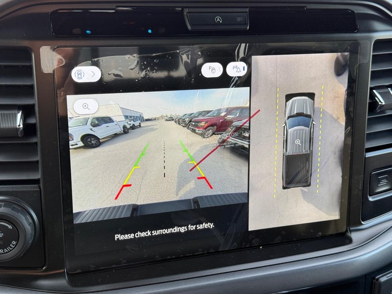 Ford F-150 Vehicle Full-screen Gallery Image 12