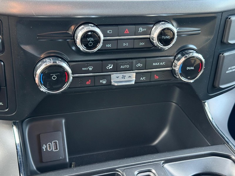 Ford F-150 Vehicle Full-screen Gallery Image 14