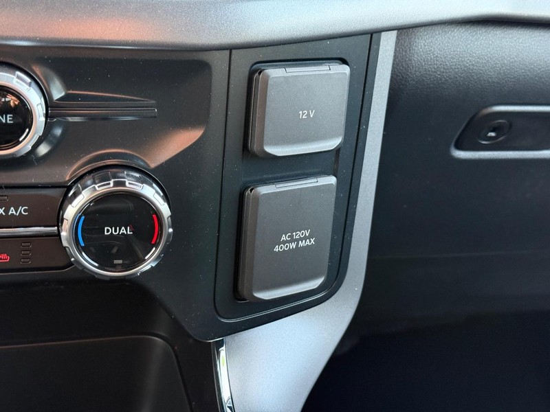 Ford F-150 Vehicle Full-screen Gallery Image 15