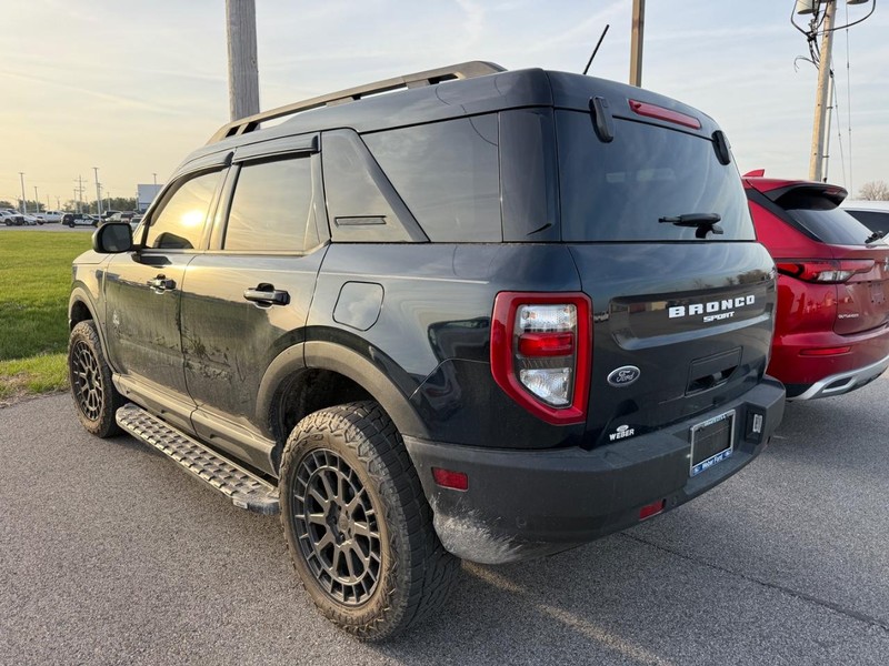 Ford Bronco Sport Vehicle Full-screen Gallery Image 3