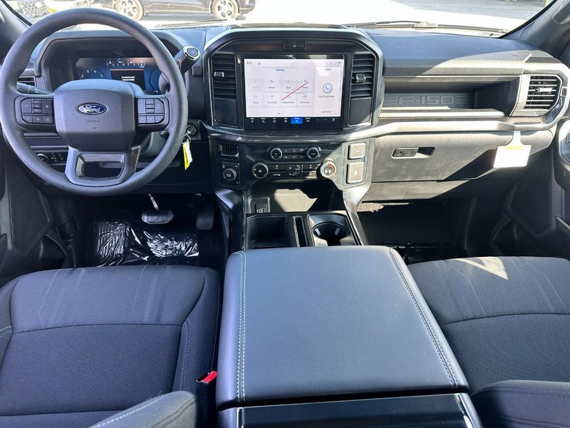 Ford F-150 Vehicle Full-screen Gallery Image 5