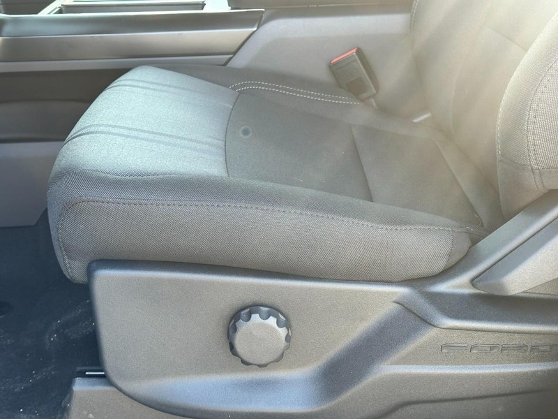 Ford F-150 Vehicle Full-screen Gallery Image 10