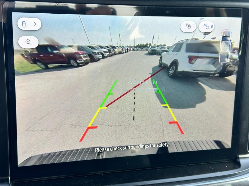 Ford F-150 Vehicle Full-screen Gallery Image 13