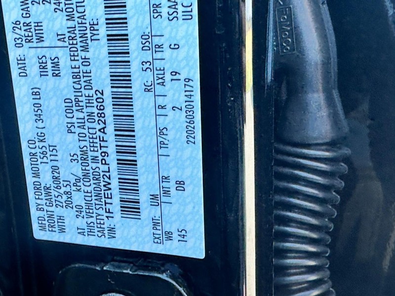 Ford F-150 Vehicle Full-screen Gallery Image 14