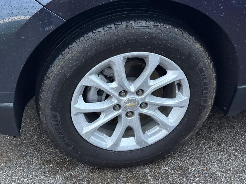 Chevrolet Equinox Vehicle Full-screen Gallery Image 2