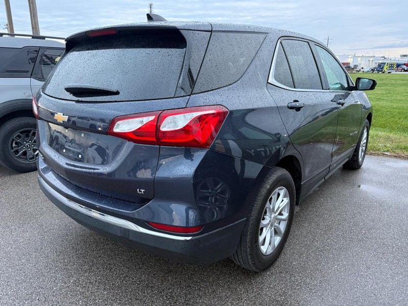 Chevrolet Equinox Vehicle Full-screen Gallery Image 4