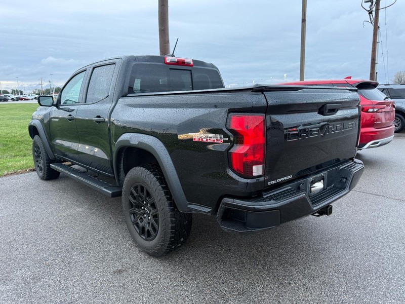 Chevrolet Colorado Vehicle Full-screen Gallery Image 3