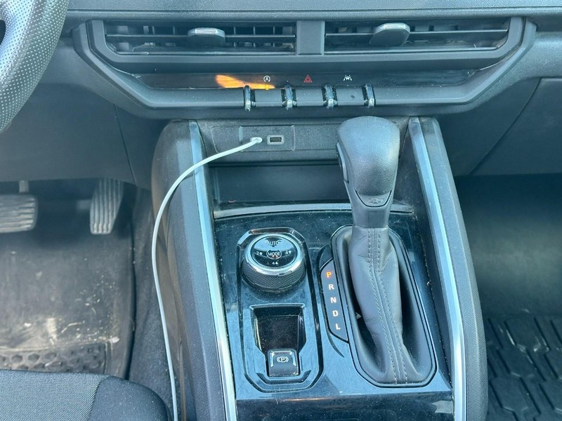 Chevrolet Colorado Vehicle Full-screen Gallery Image 14