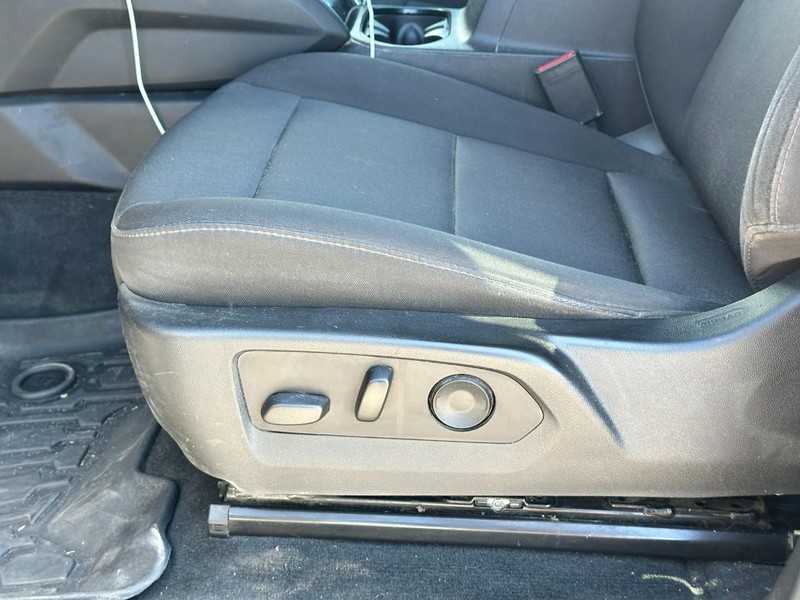 Chevrolet Colorado Vehicle Full-screen Gallery Image 17