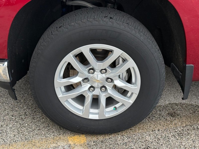 Chevrolet Silverado 1500 Vehicle Full-screen Gallery Image 4