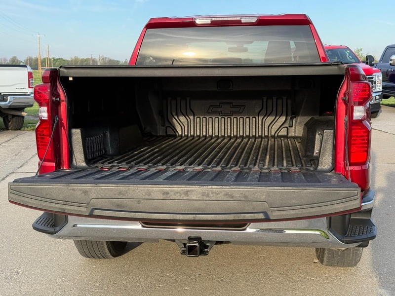 Chevrolet Silverado 1500 Vehicle Full-screen Gallery Image 06