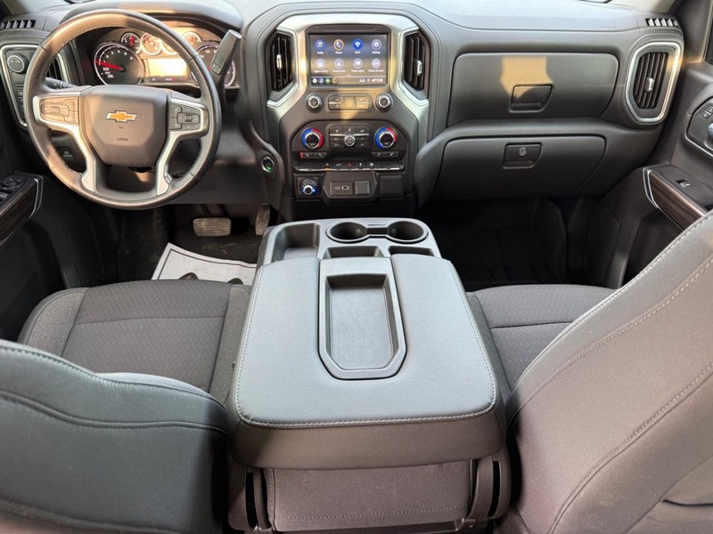 Chevrolet Silverado 1500 Vehicle Full-screen Gallery Image 11