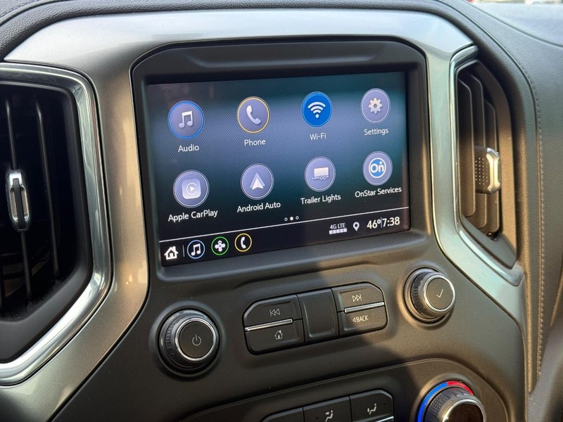 Chevrolet Silverado 1500 Vehicle Full-screen Gallery Image 15