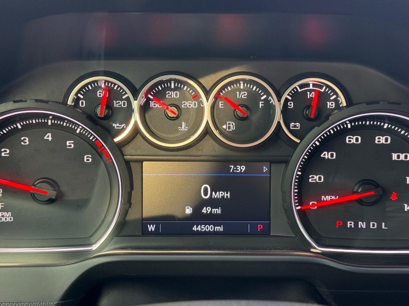 Chevrolet Silverado 1500 Vehicle Full-screen Gallery Image 21