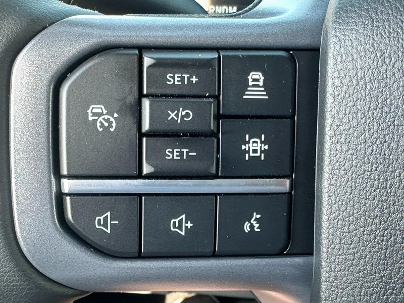 Ford F-150 Vehicle Full-screen Gallery Image 11