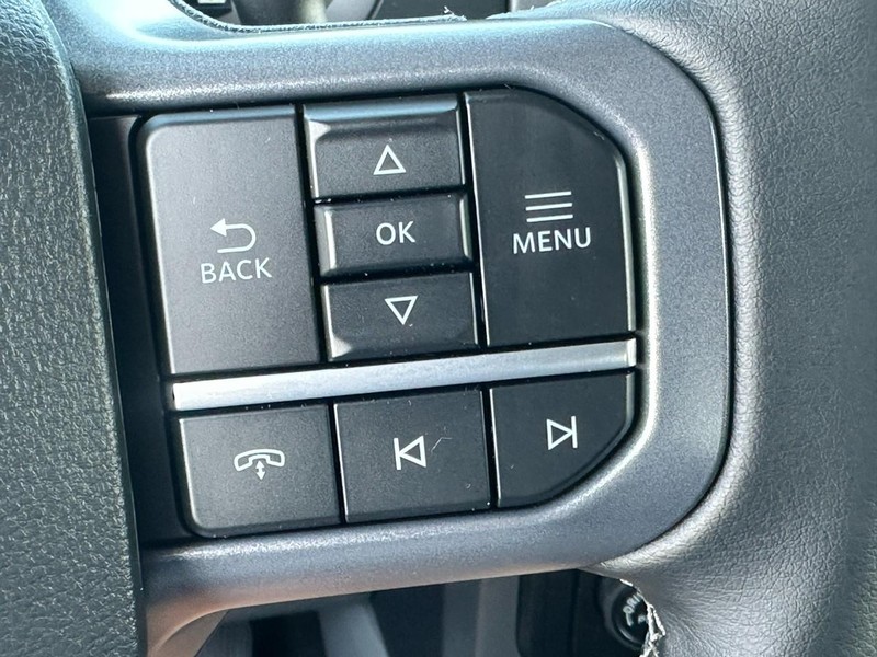 Ford F-150 Vehicle Full-screen Gallery Image 12