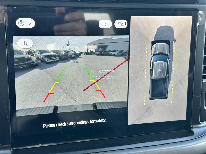 Ford F-150 Vehicle Full-screen Gallery Image 16