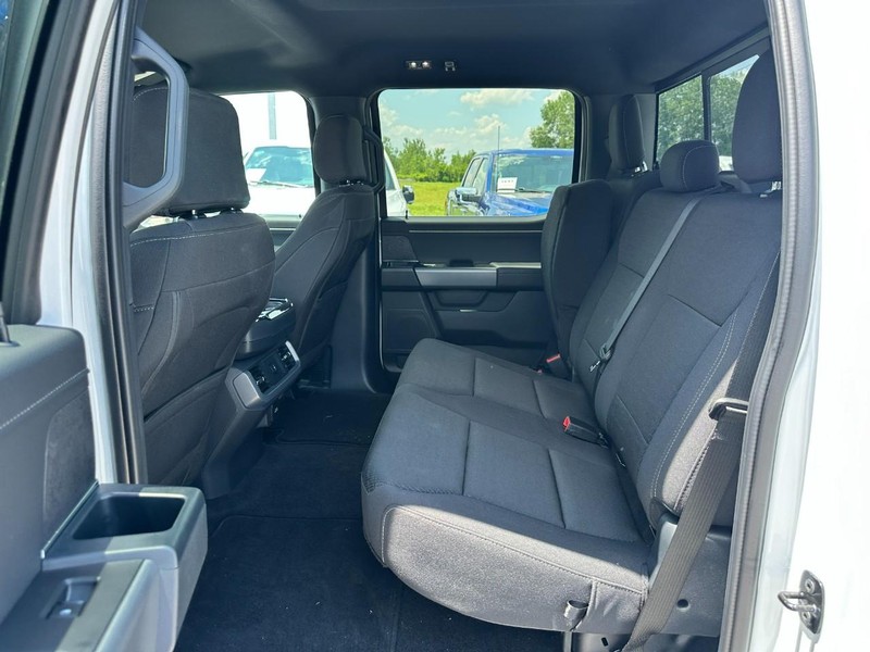 Ford F-150 Vehicle Full-screen Gallery Image 4
