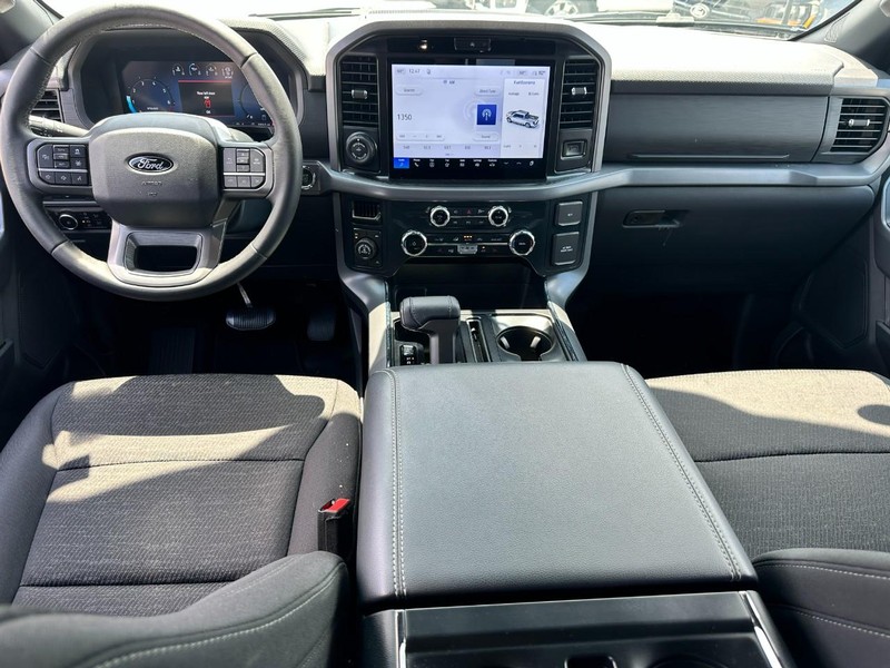 Ford F-150 Vehicle Full-screen Gallery Image 5