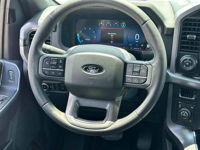 Ford F-150 Vehicle Full-screen Gallery Image 6