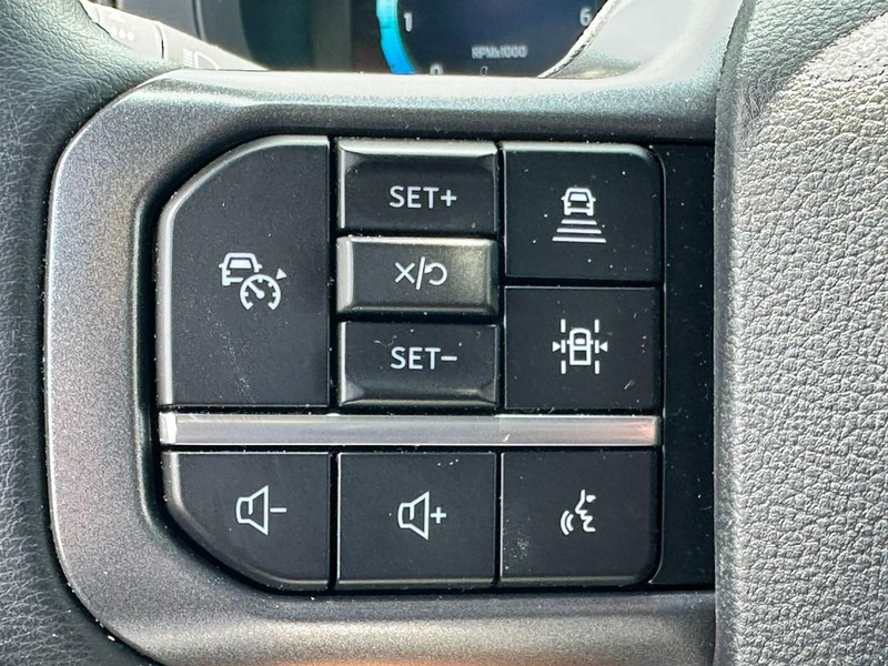 Ford F-150 Vehicle Full-screen Gallery Image 11