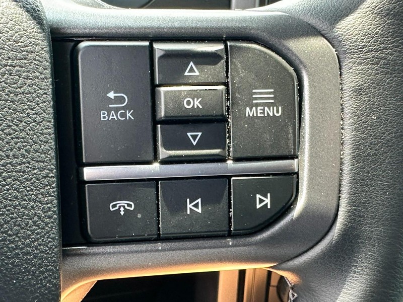 Ford F-150 Vehicle Full-screen Gallery Image 12