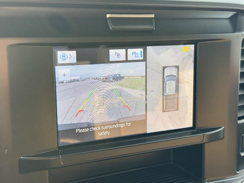 Ford Super Duty F-350 SRW Vehicle Full-screen Gallery Image 11