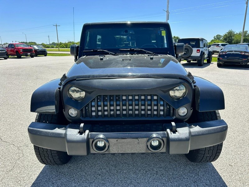 Jeep Wrangler Unlimited Vehicle Full-screen Gallery Image 9