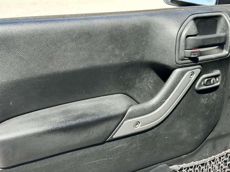 Jeep Wrangler Unlimited Vehicle Full-screen Gallery Image 18