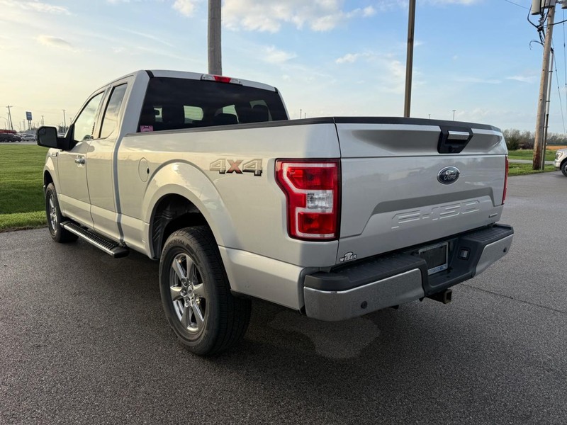 Ford F-150 Vehicle Full-screen Gallery Image 2