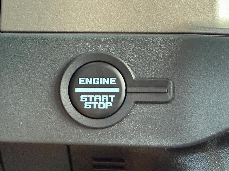 Ford Bronco Vehicle Full-screen Gallery Image 10
