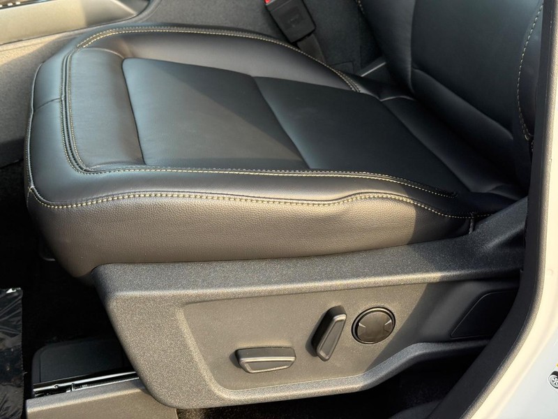 Ford Bronco Vehicle Full-screen Gallery Image 18