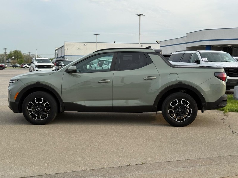 Hyundai Santa Cruz Vehicle Full-screen Gallery Image 2