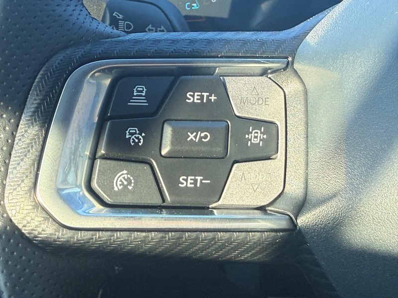 Ford Mustang Vehicle Full-screen Gallery Image 8