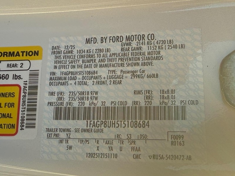 Ford Mustang Vehicle Full-screen Gallery Image 17