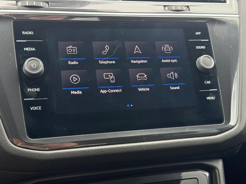 Volkswagen Tiguan Vehicle Full-screen Gallery Image 16