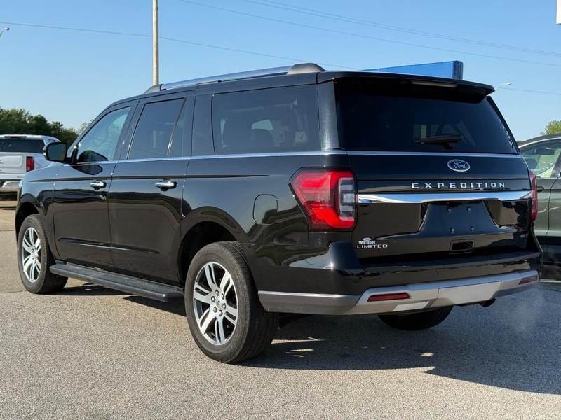 Ford Expedition Max Vehicle Full-screen Gallery Image 3