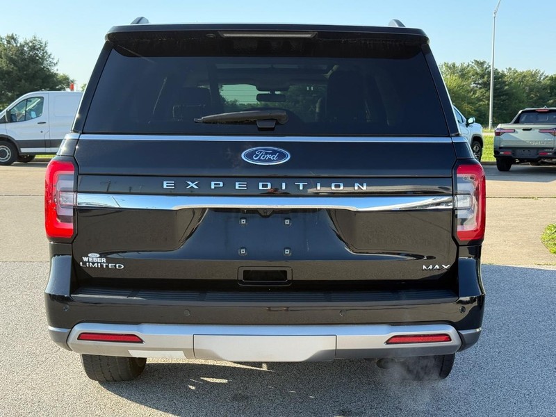 Ford Expedition Max Vehicle Full-screen Gallery Image 4