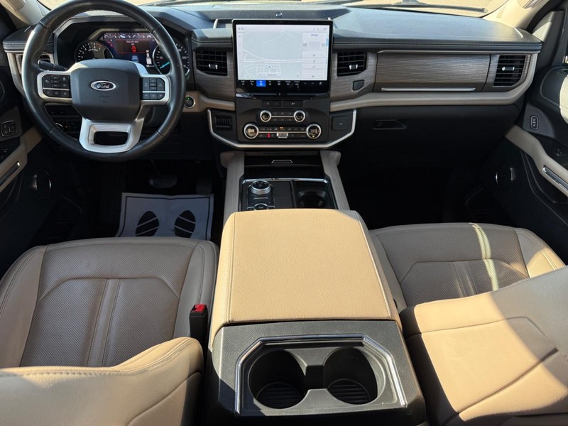 Ford Expedition Max Vehicle Full-screen Gallery Image 14