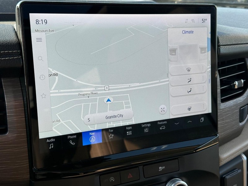 Ford Expedition Max Vehicle Full-screen Gallery Image 19