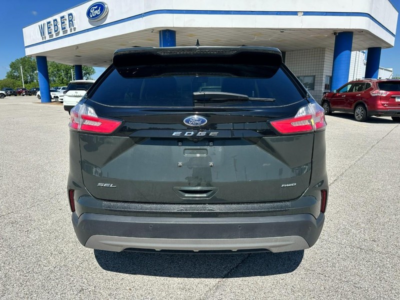 Ford Edge Vehicle Full-screen Gallery Image 4