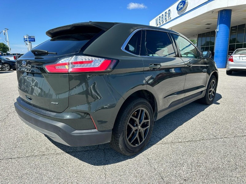 Ford Edge Vehicle Full-screen Gallery Image 6