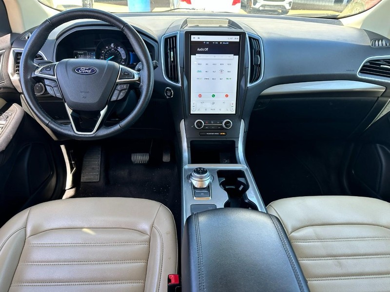 Ford Edge Vehicle Full-screen Gallery Image 11