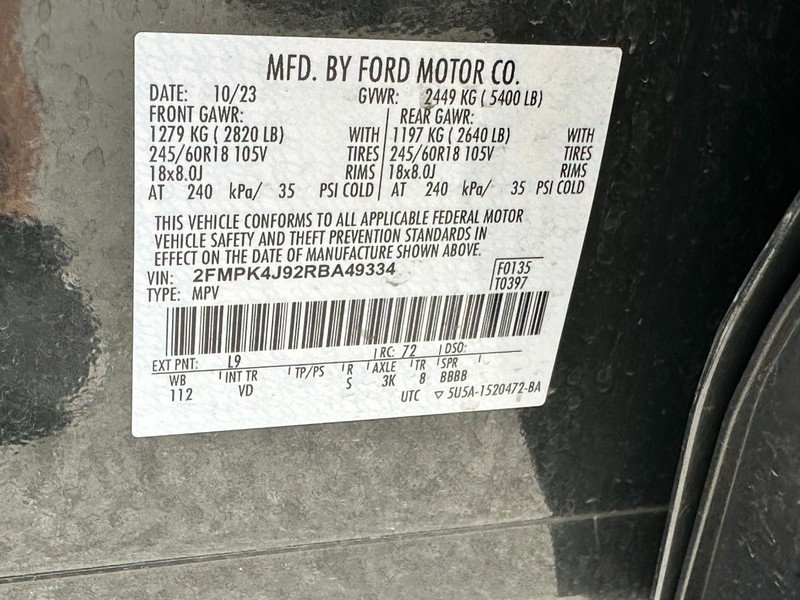 Ford Edge Vehicle Full-screen Gallery Image 22