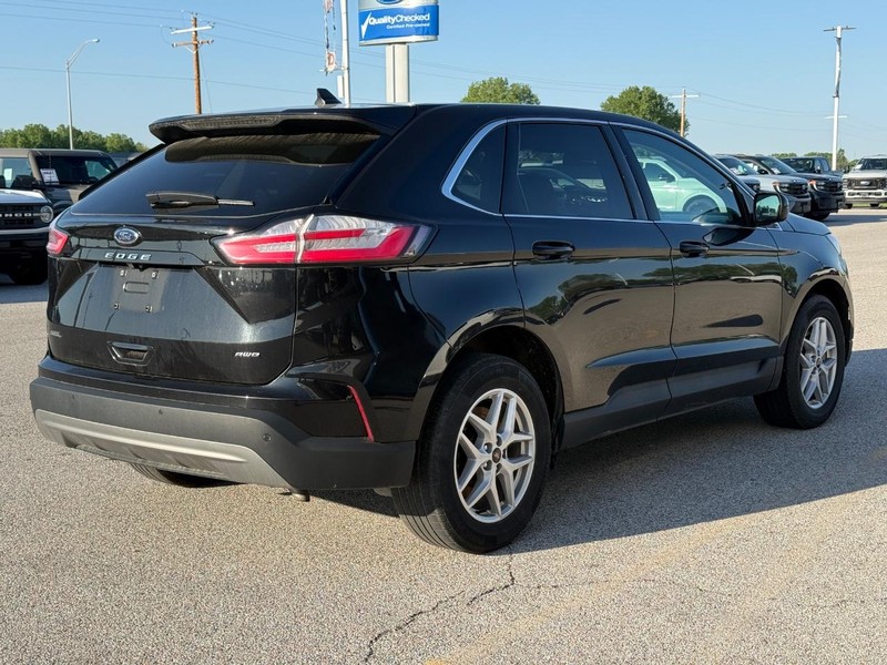 Ford Edge Vehicle Full-screen Gallery Image 5