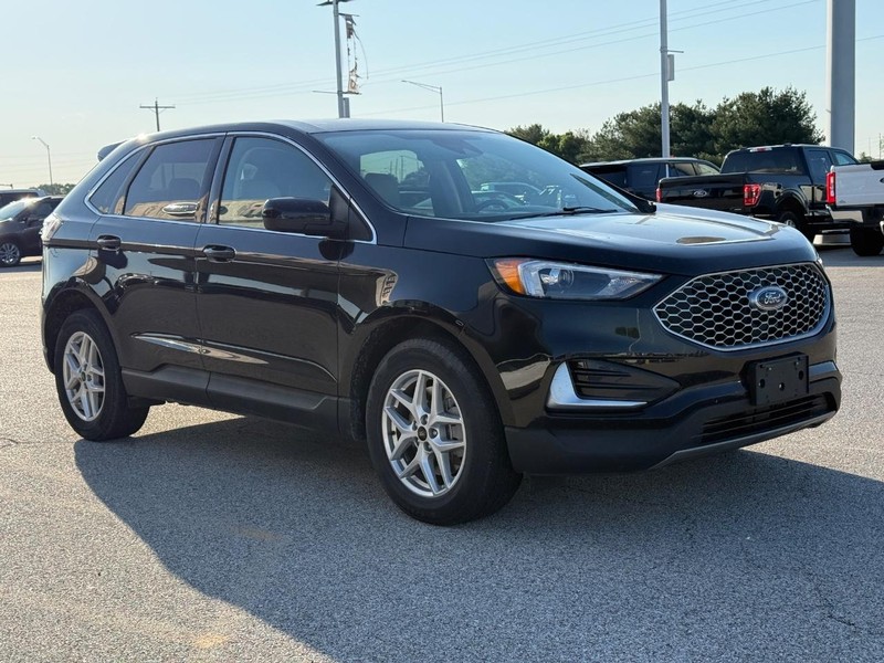 Ford Edge Vehicle Full-screen Gallery Image 8