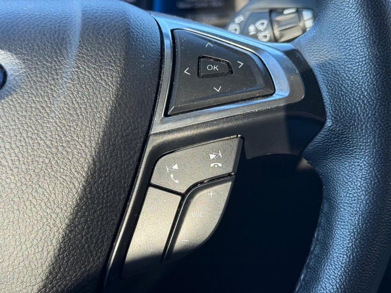 Ford Edge Vehicle Full-screen Gallery Image 14